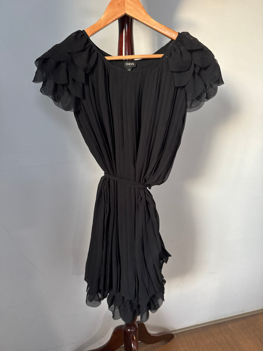 Oasis Black Sleeveless Ruffled Tiered Dress Size 6/32