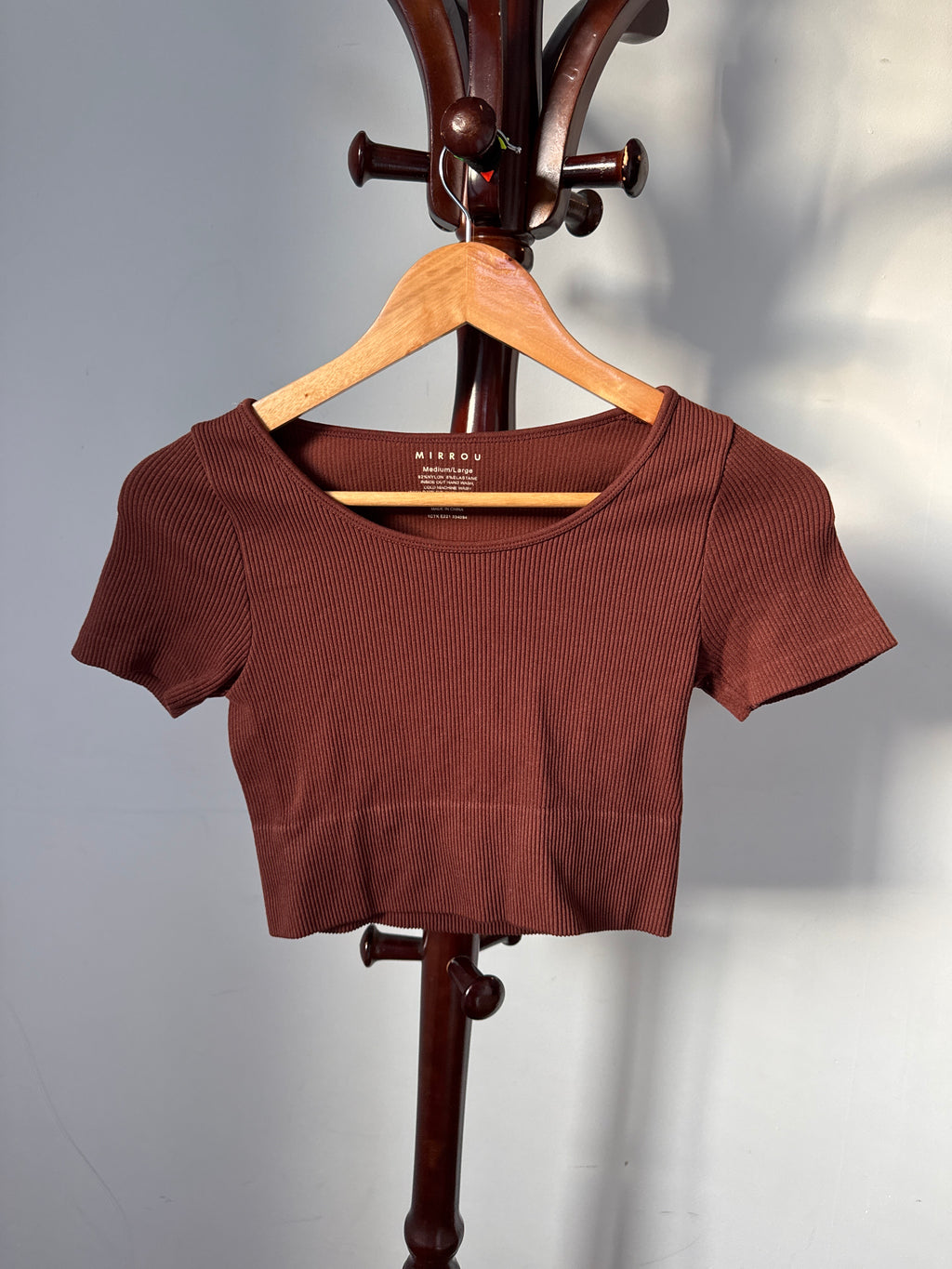 Mirrou Size M/L Rust Brown Ribbed Short Sleeve Crop Top