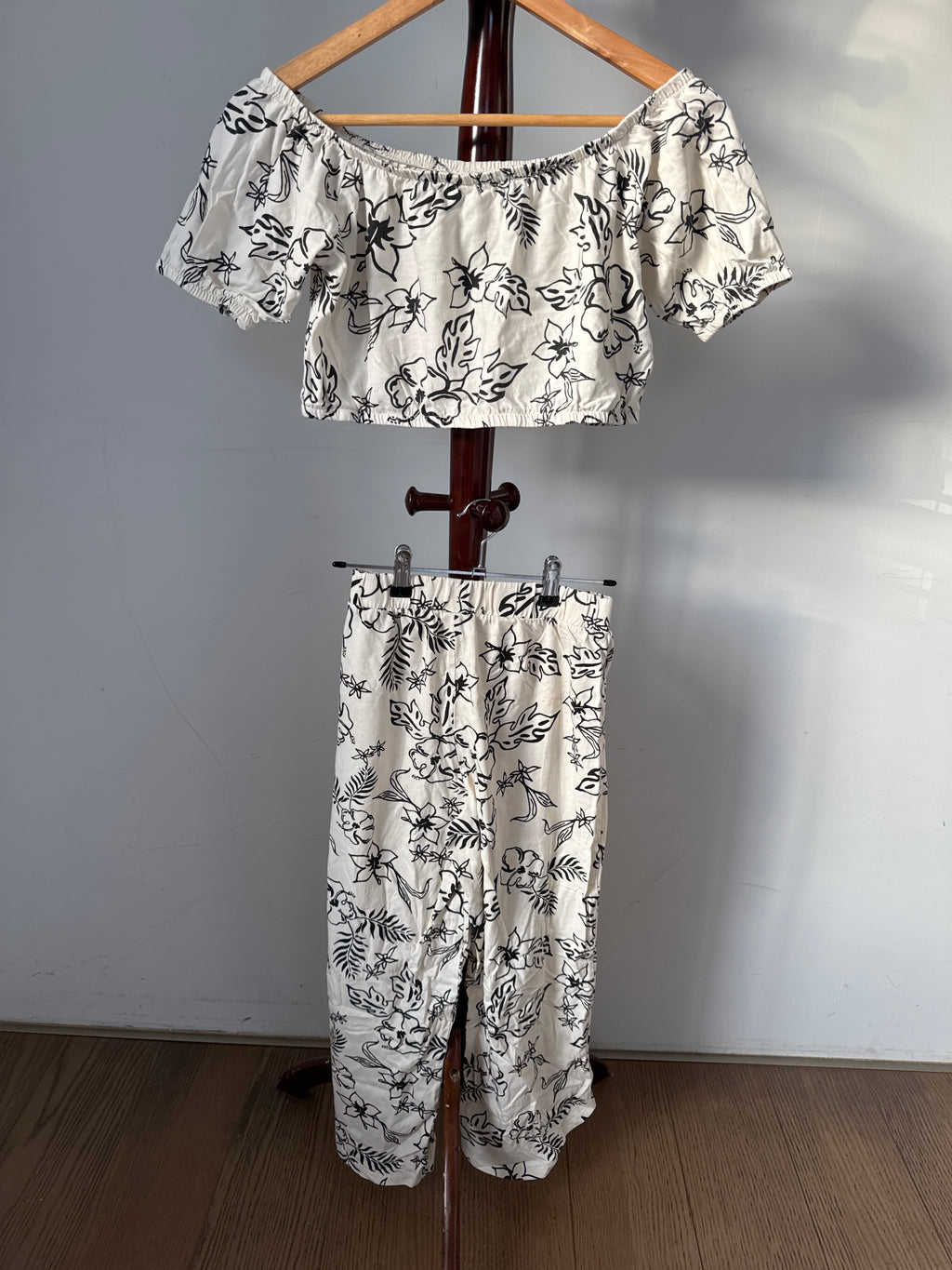 Zara Girls Size 13-14 Floral Off-The-Shoulder Top & Pants Outfit Set