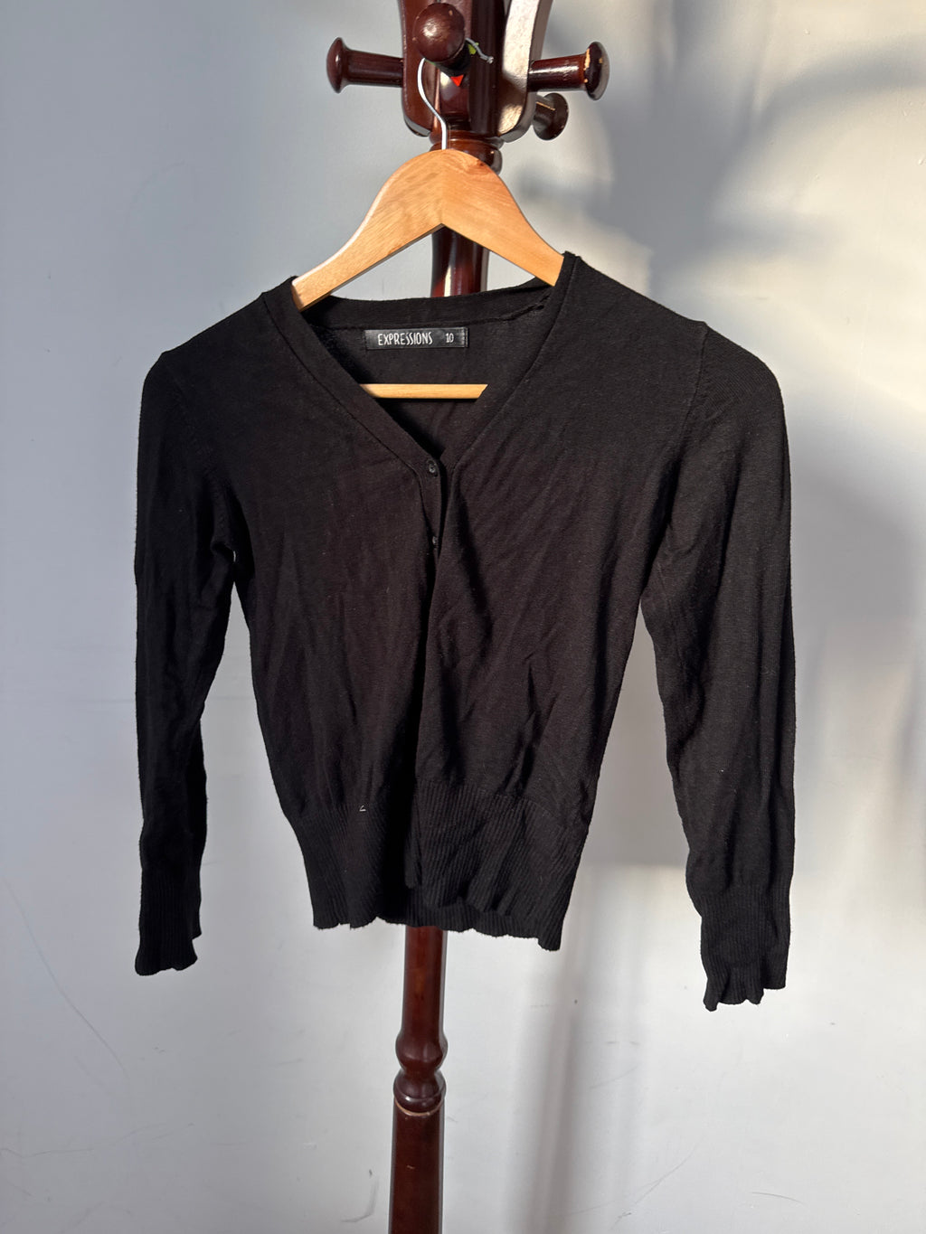 Expressions Size 10 Black Ribbed V-Neck Cropped Cardigan