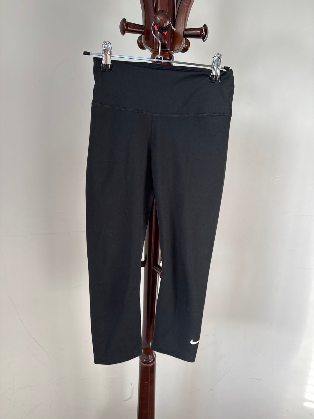 Nike Girls Dri-FIT Dark Grey Crop Leggings