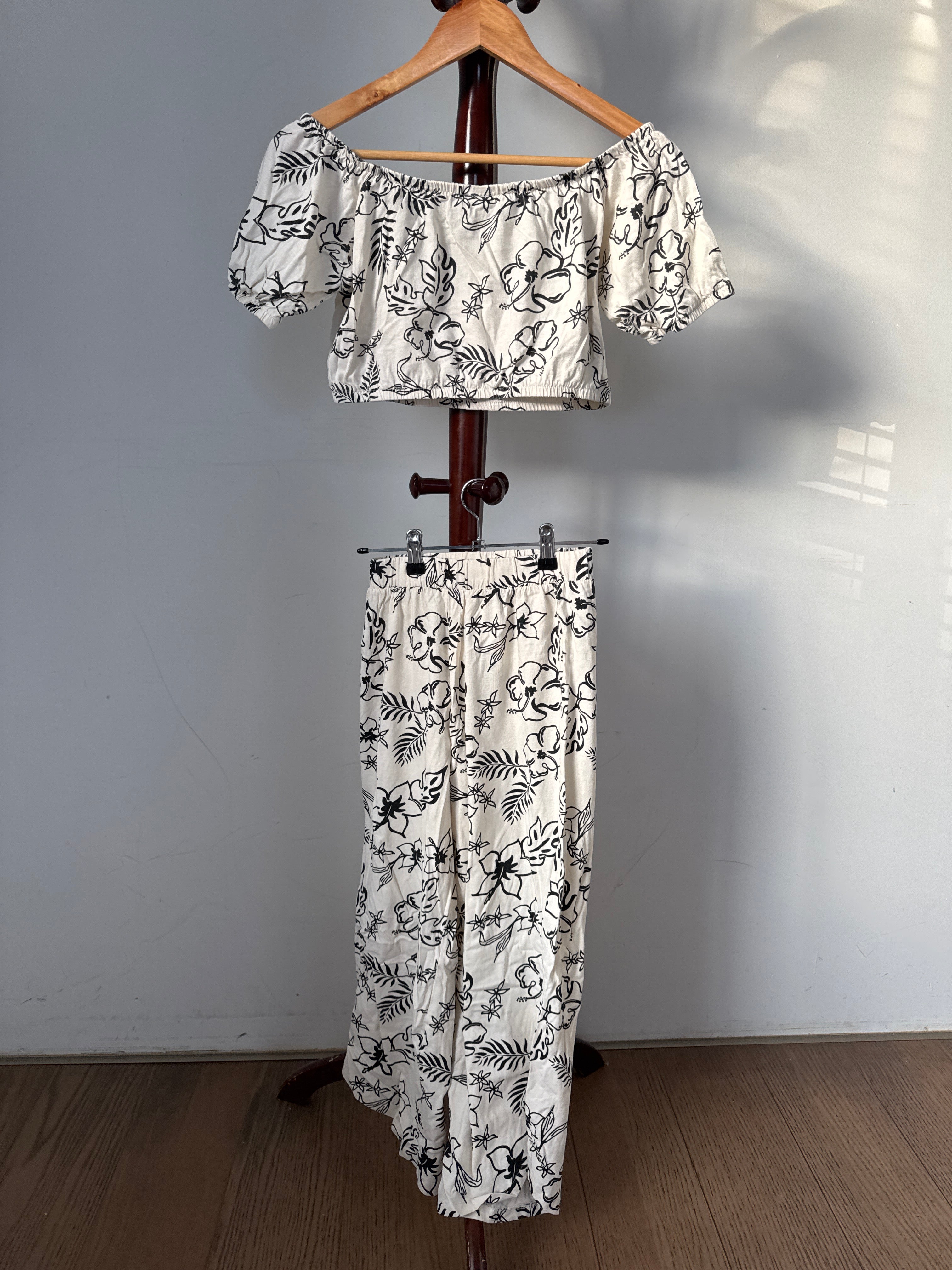 Zara Girls Size 13-14 Floral Off-The-Shoulder Top & Pants Outfit Set