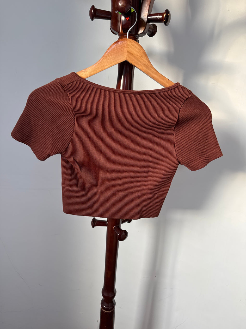 Mirrou Size M/L Rust Brown Ribbed Short Sleeve Crop Top
