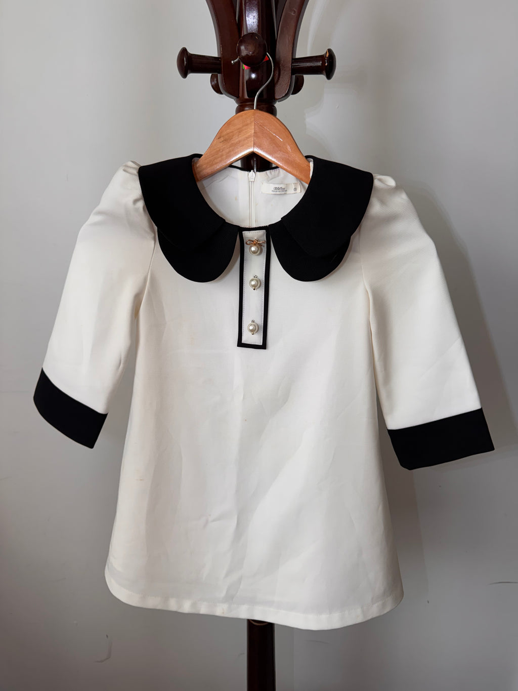 Izar white and black dress